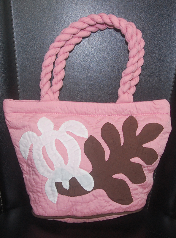 Hawaiian Pink Turtle Leaf Quilt Hangbag