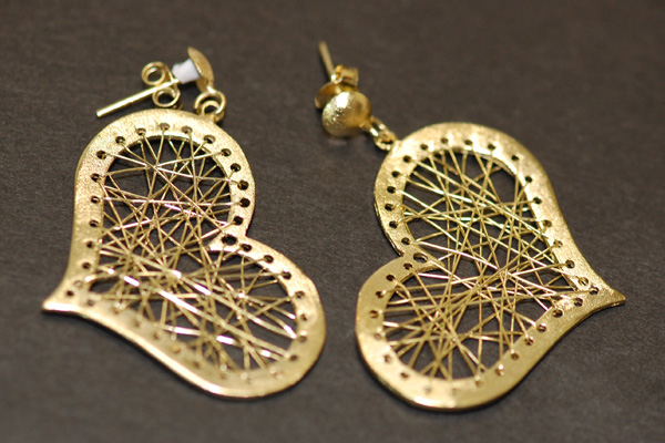 Heartbreak Gold Earring