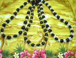 Hawaiian Kukui Nut Shell Lei