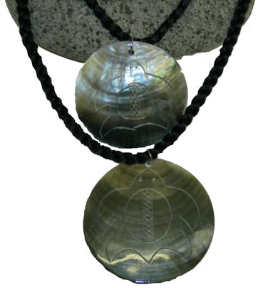 Turtle Mother of Pearl Chocker