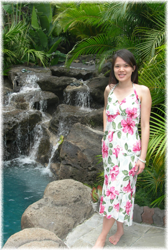 Beautiful hibiscus flower fill all over in this sexy halter dress